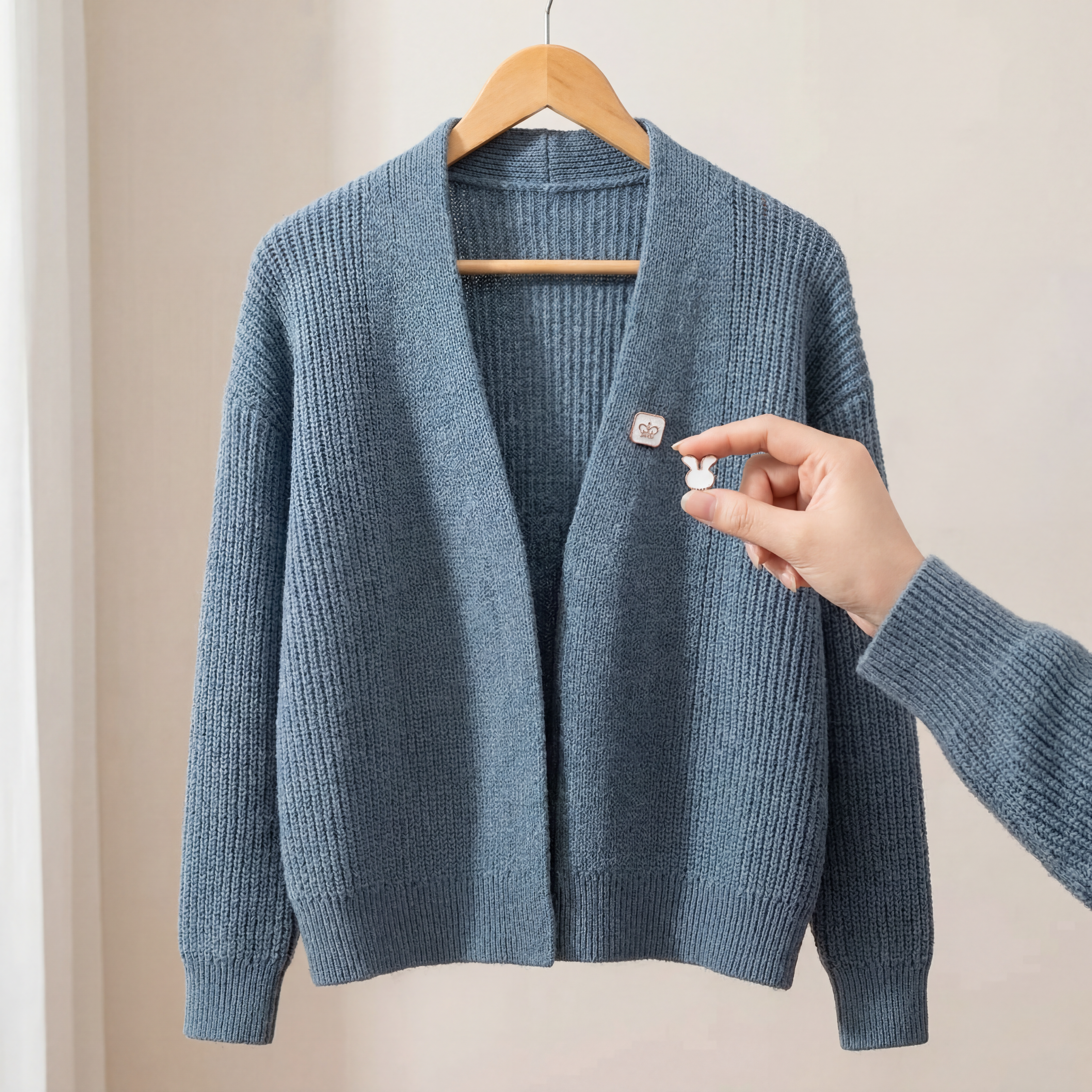 AI Design for GIVE ME A FULL SIZE IMAGE THAT ALSO SHOW WHOLE SWEETER SO THAT VIEWER CAN IMAGINE THE SIZE OF THE BROOCH