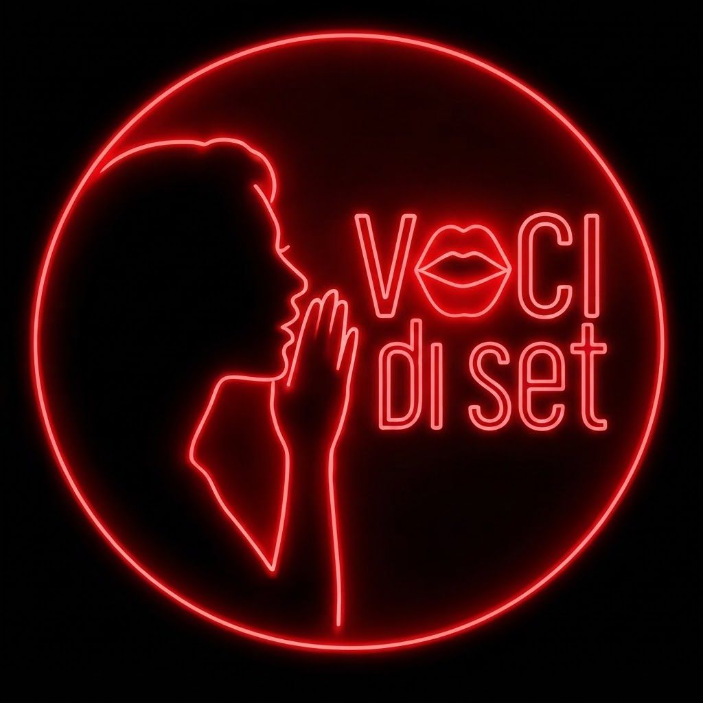 AI Design for Genera il logo per il profilo Instagram “voci di set” a partire dal mio disegno nella foto allegata, deve rimanere la sagoma stilizzata e aggiungi la scritta “voci di set” come se lo stesse dicendo e le lettere più vanno verso destra più si ingrandiscono gradualmente (mantieni l’allineamento dei caratteri come nel disegno allegato), mantieni gli stessi colori e la stessa sagoma della donna. Scrivi voci (sopra) e di set (sotto) togli rivista di cinema e mantieni la bocca