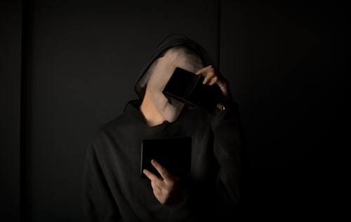 AI Design for complete the masked region with appropriate content
