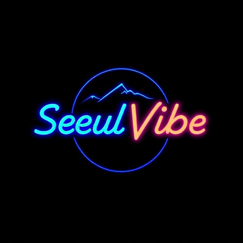AI Design for Logó: SeoulVibe (i betűn hangjegy) ~Világos háttérre: fekete/sötétszürke betűk + neon türkiz hangjegy. ~Sötét háttérre: (pl. ha később dark mode lesz): fehér betűk + neon türkiz hangjegy. Legyen egy pasztell rózsaszín színnel is, mármint a háttér