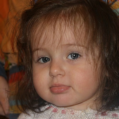 AI Design for Pero dibuja solo los ojos a blanco y negro