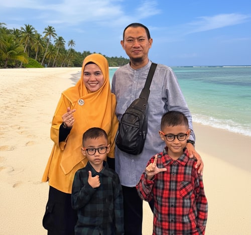 AI Design for Replace the background with: make BG in a beach