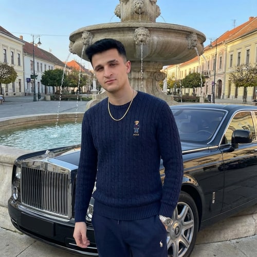 AI Design for Adj rám 1 ralph lauren kötött pulóvert.Álljak 1 Roys Royce mellet. Ralph lauren melegitővel és 1 elegáns nyaklánc legyen rajtam illetve a szemöldököm rendezett legyen