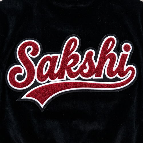 AI Design for i need u to generate the same for the word SAKSHI
the whole word in a single like
keep the font type the same as the image provided
red font color
wid border
white outside borderline
same underline format n all
the curver the font same