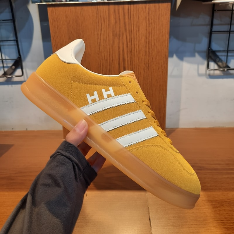 change the white line to be H word