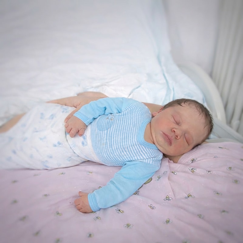 ehance the quality of photo, not to be so blury and blur maximal possible the backgorund.