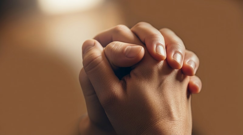 make hands in the center of picture